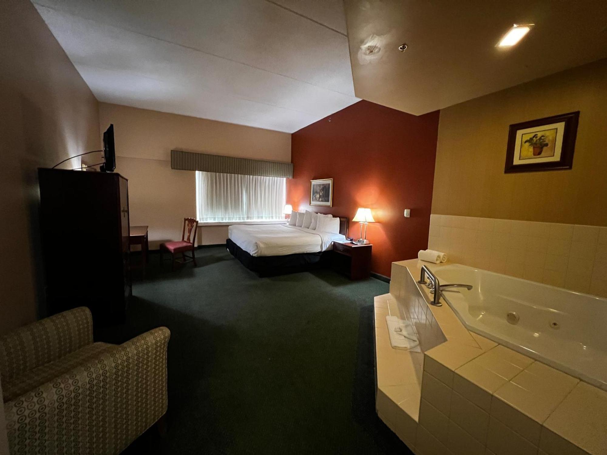 Hotel Mead&Conference Center Wisconsin Rapids Exterior foto