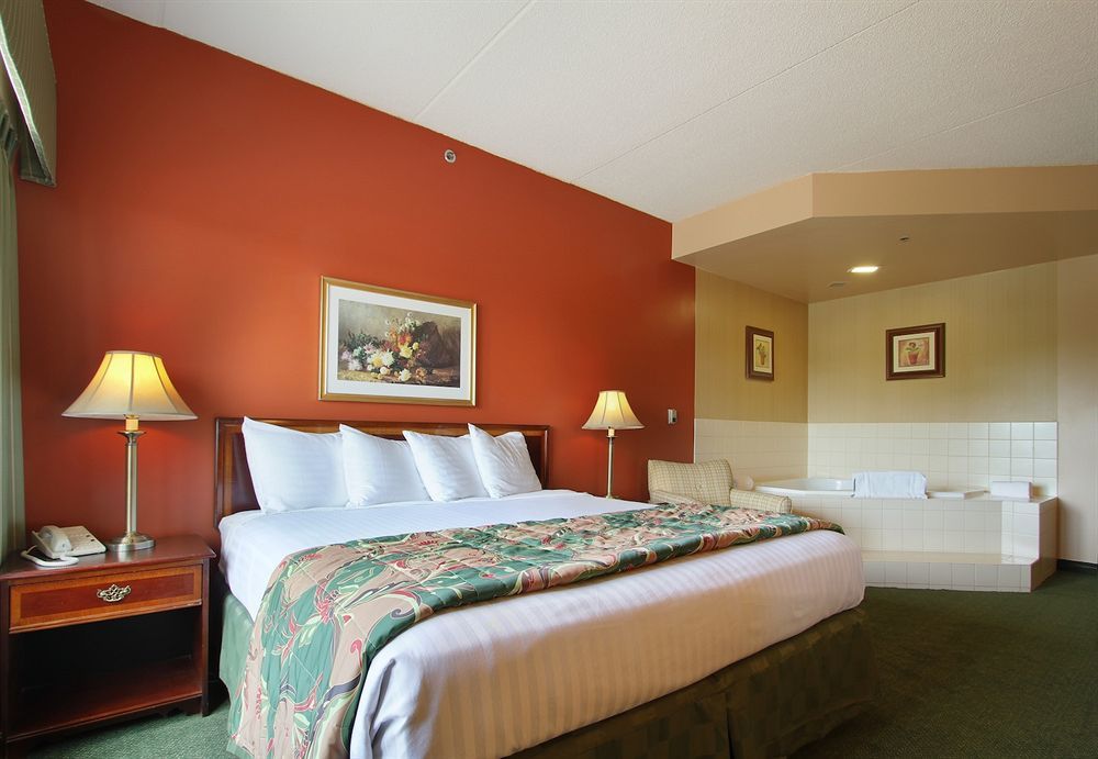 Hotel Mead&Conference Center Wisconsin Rapids Exterior foto
