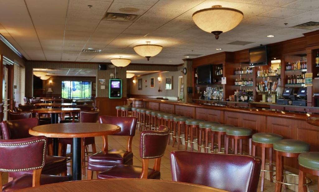 Hotel Mead&Conference Center Wisconsin Rapids Exterior foto